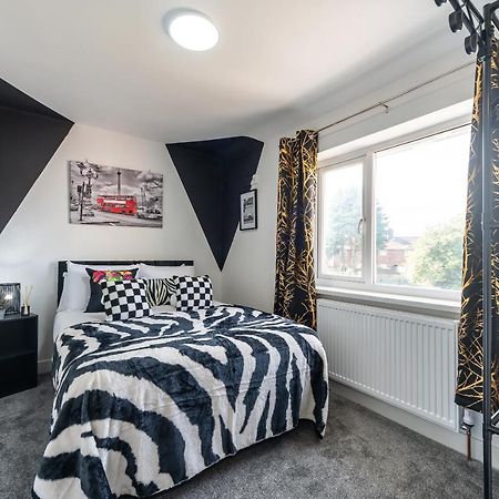 Aseda 4 Bedroom Private Parking, Game Zone -Pool Table, Garden Home Kingston upon Hull Exteriör bild