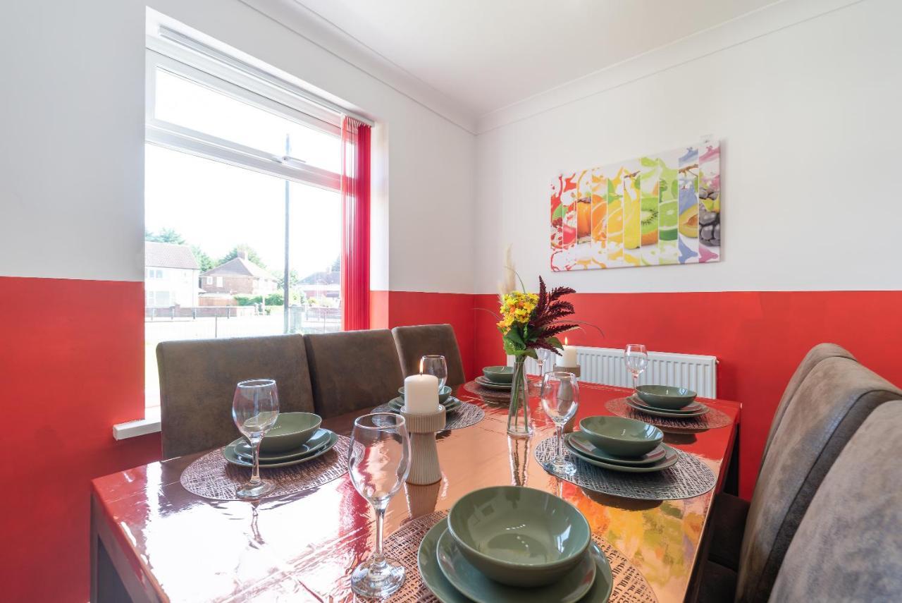 Aseda 4 Bedroom Private Parking, Game Zone -Pool Table, Garden Home Kingston upon Hull Exteriör bild
