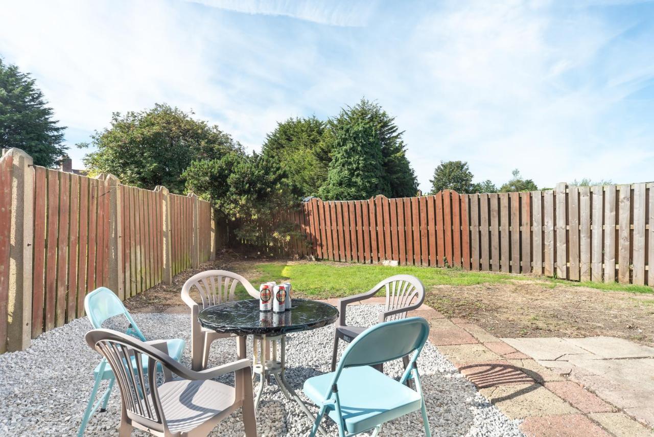 Aseda 4 Bedroom Private Parking, Game Zone -Pool Table, Garden Home Kingston upon Hull Exteriör bild