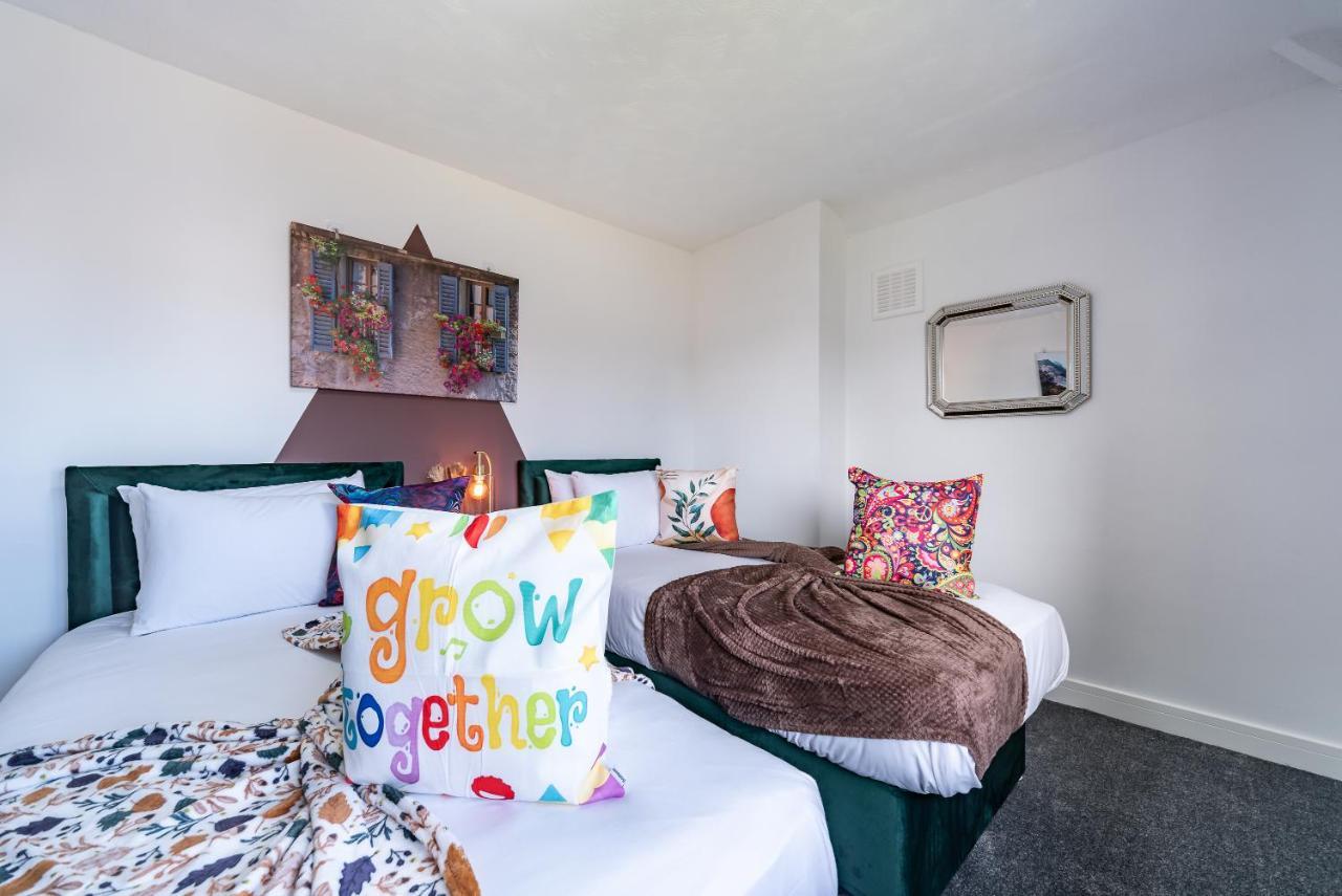 Aseda 4 Bedroom Private Parking, Game Zone -Pool Table, Garden Home Kingston upon Hull Exteriör bild