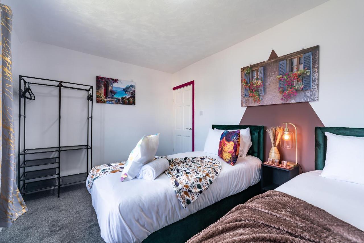 Aseda 4 Bedroom Private Parking, Game Zone -Pool Table, Garden Home Kingston upon Hull Exteriör bild