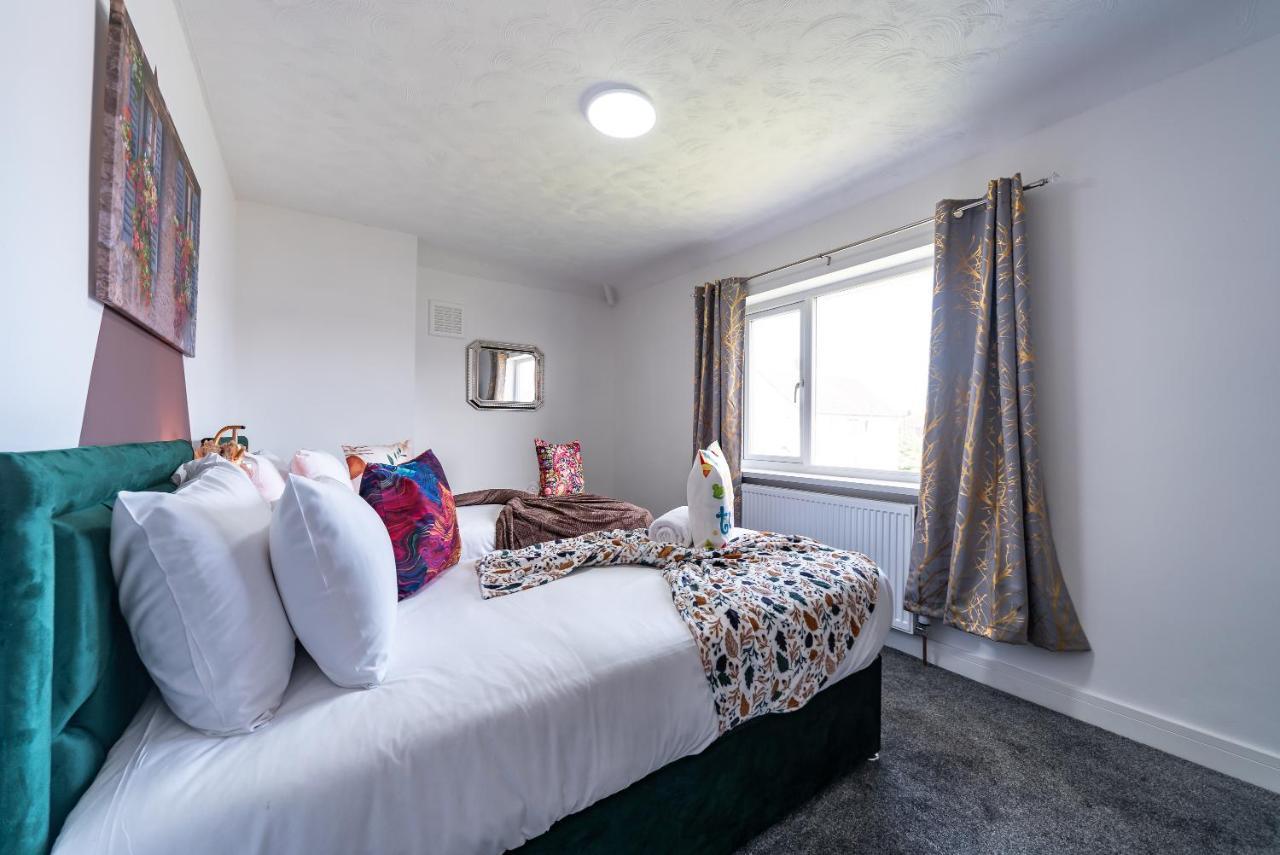 Aseda 4 Bedroom Private Parking, Game Zone -Pool Table, Garden Home Kingston upon Hull Exteriör bild
