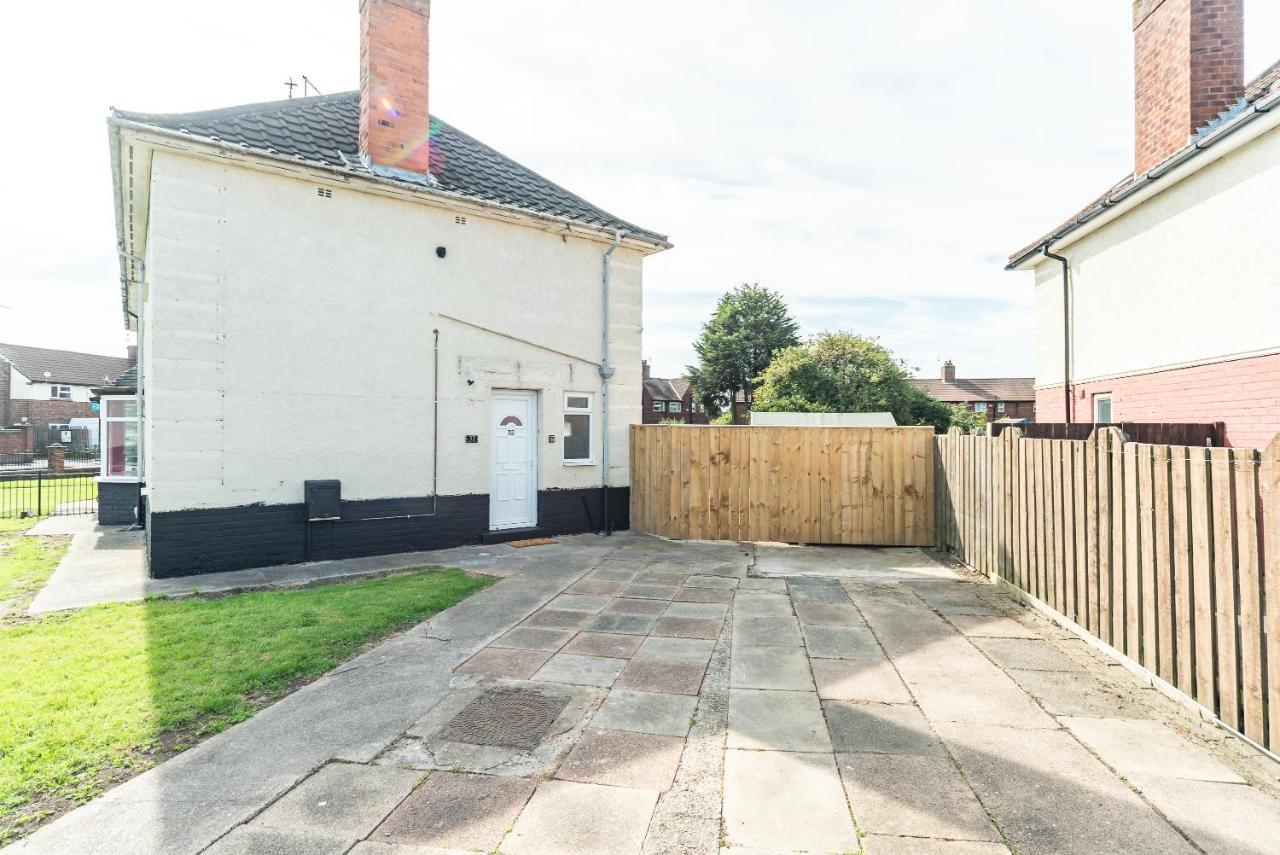 Aseda 4 Bedroom Private Parking, Game Zone -Pool Table, Garden Home Kingston upon Hull Exteriör bild