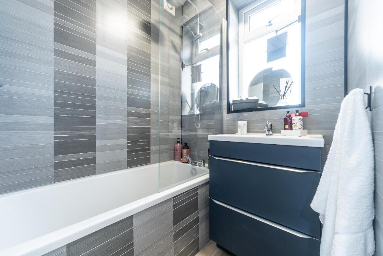 Aseda 4 Bedroom Private Parking, Game Zone -Pool Table, Garden Home Kingston upon Hull Exteriör bild